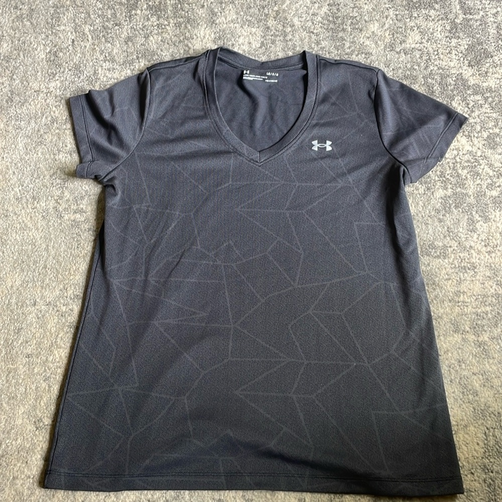Under Amour Large V-Neck Top